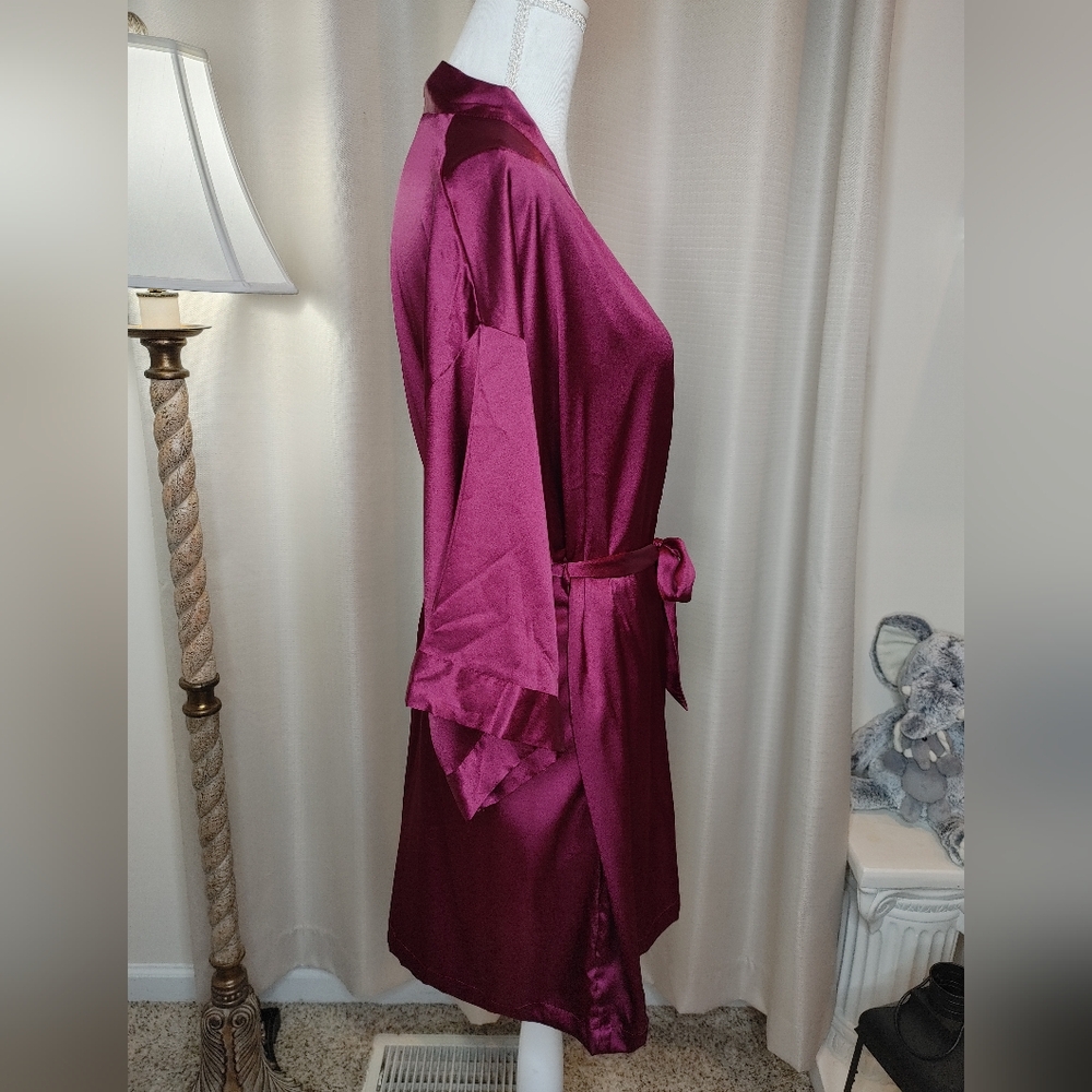 Victoria's Secret Very Sexy Short Satin Kimono Robe, Wine M/L - Picture 4 of 11